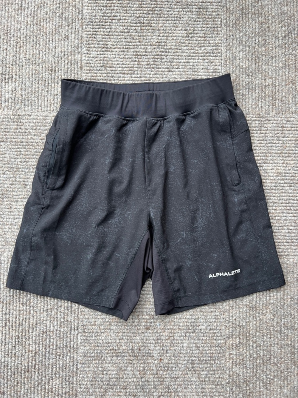 Men’s Alphalete Black Gray Athletic Gym Shorts Medium 7” Lightweight Training